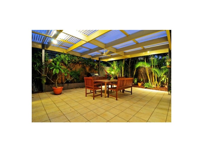 2/118 Petrel Avenue, Mermaid Beach QLD 4218