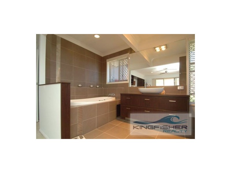 Wedgebill Parade, Burleigh Waters QLD 4220