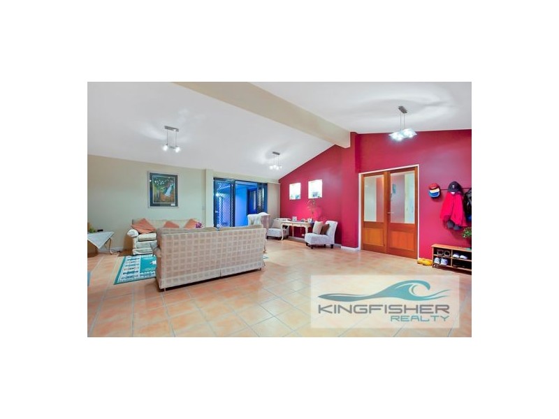 74 Acanthus Avenue, Burleigh Heads QLD 4220