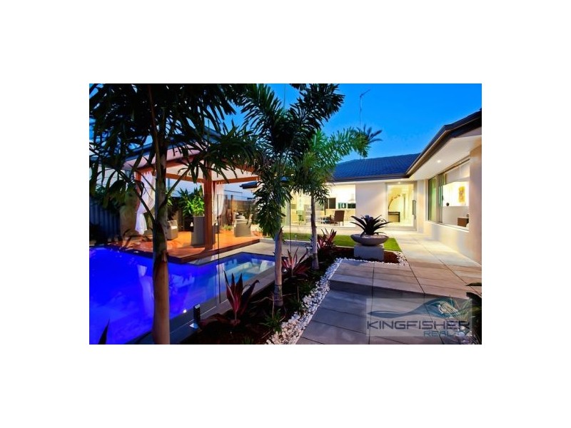 10 Kestrel Drive, Burleigh Waters QLD 4220