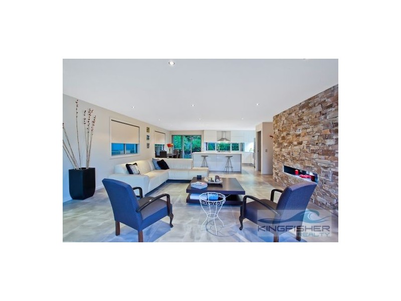 10 Kestrel Drive, Burleigh Waters QLD 4220