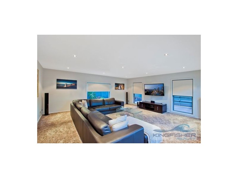 10 Kestrel Drive, Burleigh Waters QLD 4220