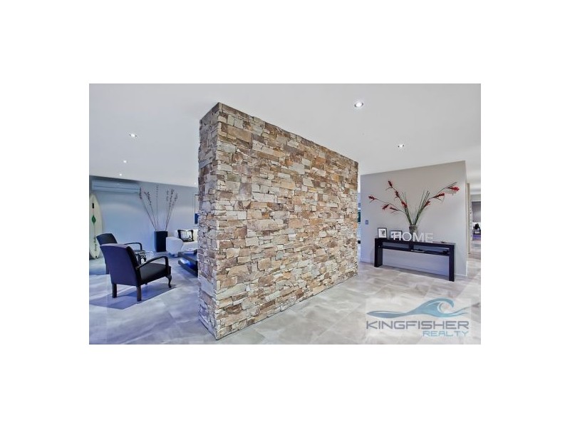 10 Kestrel Drive, Burleigh Waters QLD 4220