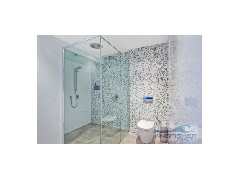 10 Kestrel Drive, Burleigh Waters QLD 4220