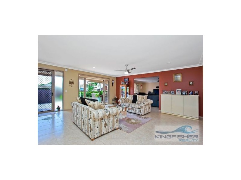 32 Mountain View Avenue, Burleigh Waters QLD 4220