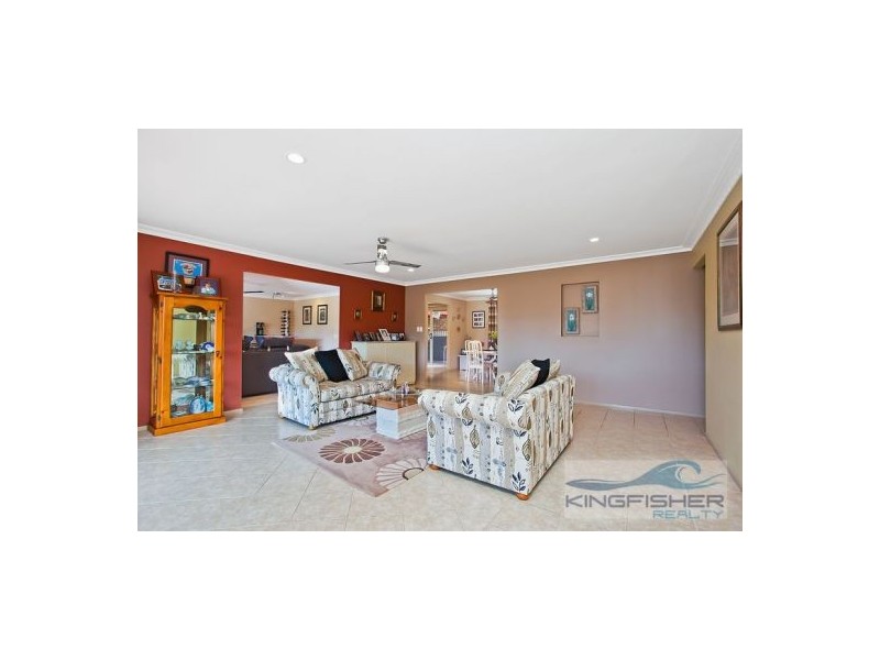 32 Mountain View Avenue, Burleigh Waters QLD 4220