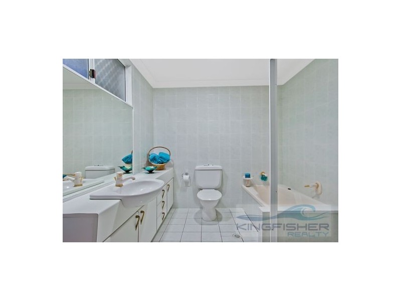 27/24 Ron Penhaligon Way, Robina QLD 4226