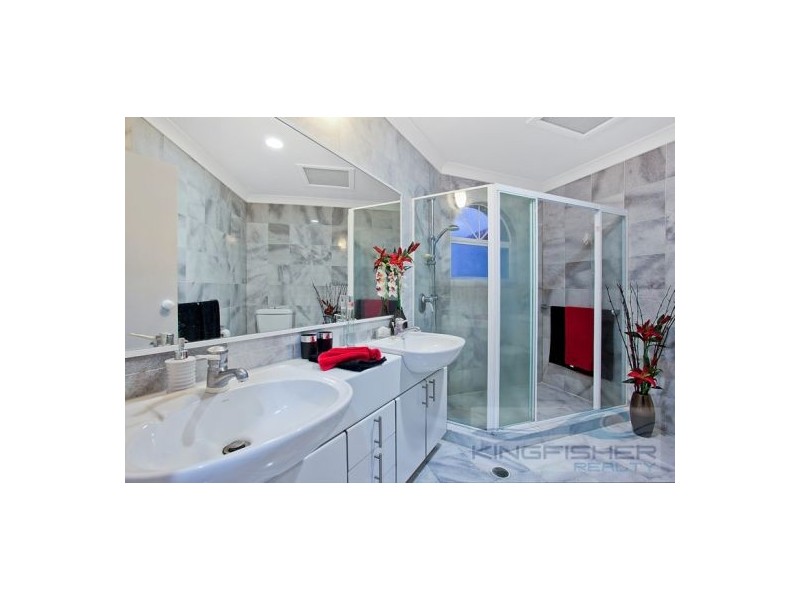 27/24 Ron Penhaligon Way, Robina QLD 4226