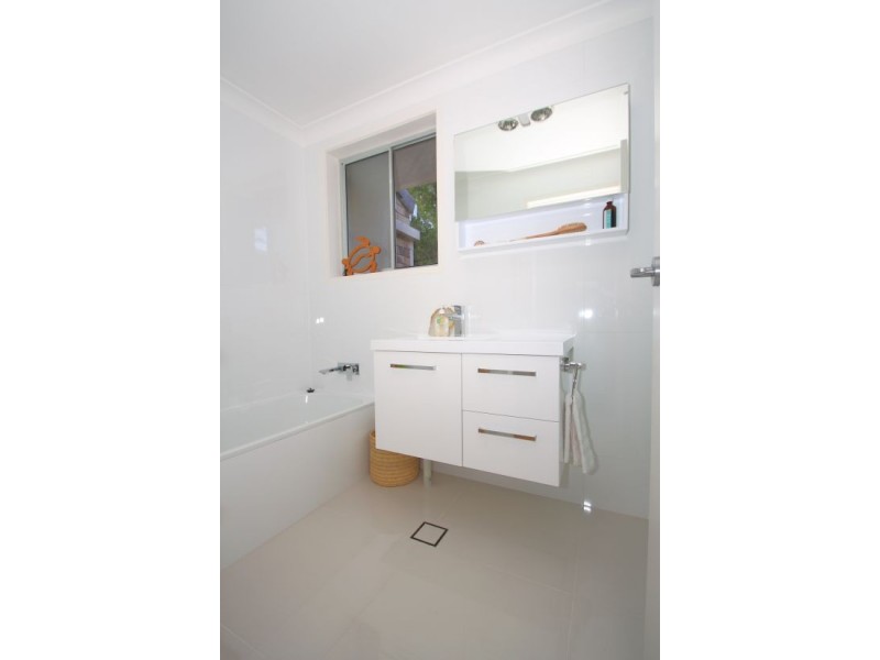 3/7 Ewart Street, Burleigh Heads QLD 4220