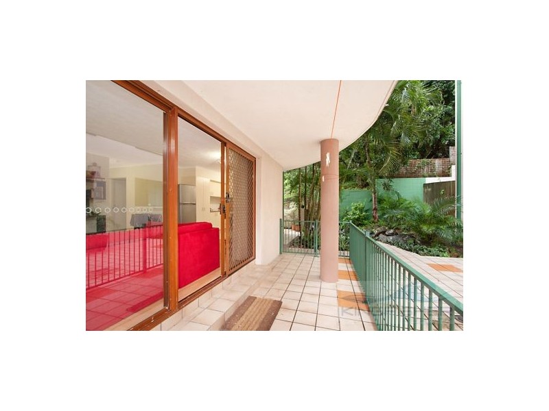 2/1 Burrabee Street, Burleigh Heads QLD 4220