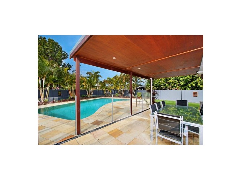 12 Egret Avenue, Burleigh Waters QLD 4220