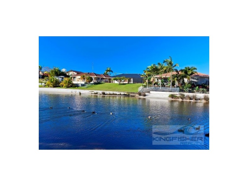 45 Kingfisher Crescent, Burleigh Waters QLD 4220