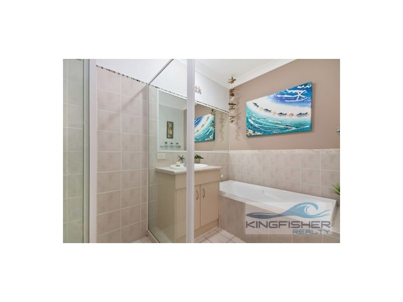 1/4 Carrisa Court, Currumbin Waters QLD 4223