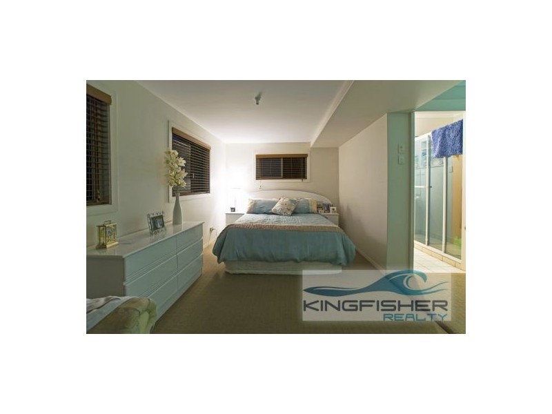 3 Egret Avenue, Burleigh Waters QLD 4220