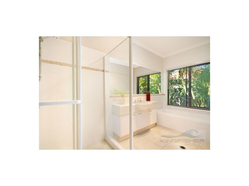 113 Dunlin Drive, Burleigh Waters QLD 4220