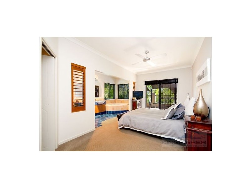 113 Dunlin Drive, Burleigh Waters QLD 4220
