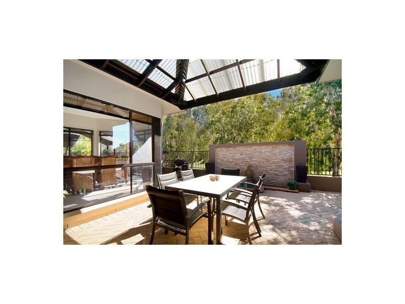 113 Dunlin Drive, Burleigh Waters QLD 4220