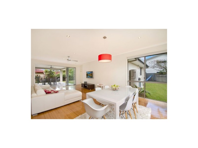 12 Sandpiper Drive, Burleigh Waters QLD 4220