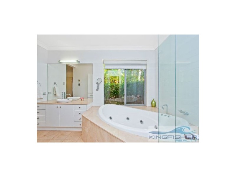 9 Tern Drive, Burleigh Waters QLD 4220