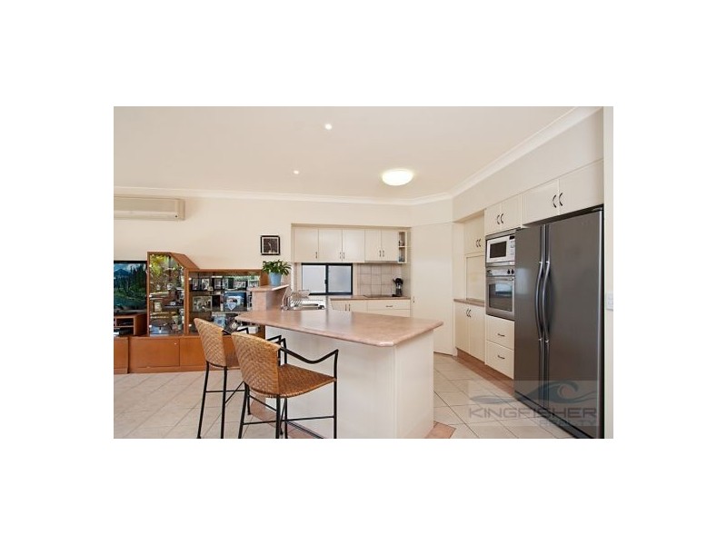 144 Dunlin Drive, Burleigh Waters QLD 4220