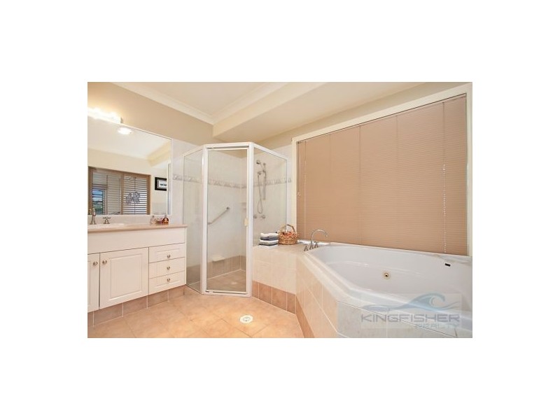 144 Dunlin Drive, Burleigh Waters QLD 4220
