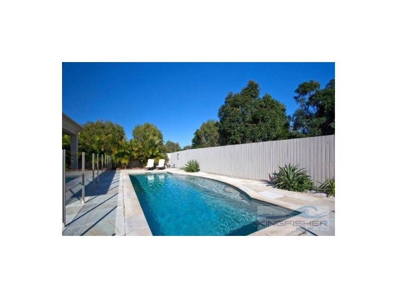 111 Dunlin Drive, Burleigh Waters QLD 4220