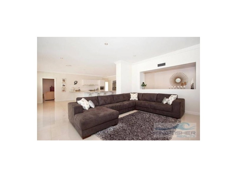 111 Dunlin Drive, Burleigh Waters QLD 4220