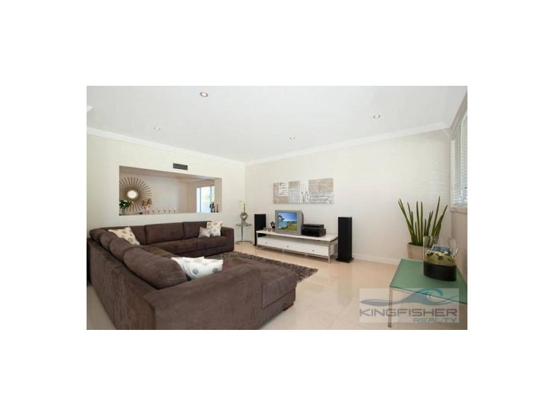 111 Dunlin Drive, Burleigh Waters QLD 4220