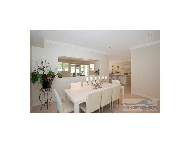 111 Dunlin Drive, Burleigh Waters QLD 4220