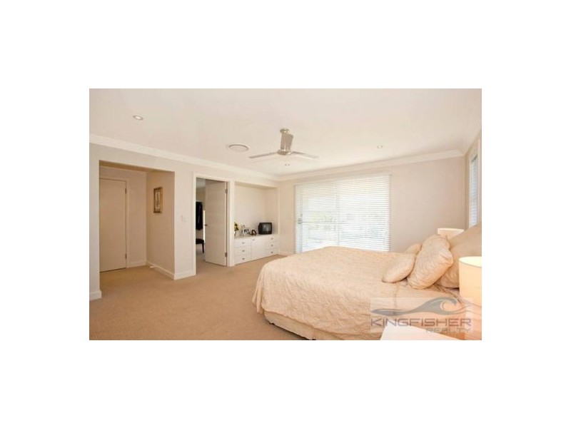 111 Dunlin Drive, Burleigh Waters QLD 4220