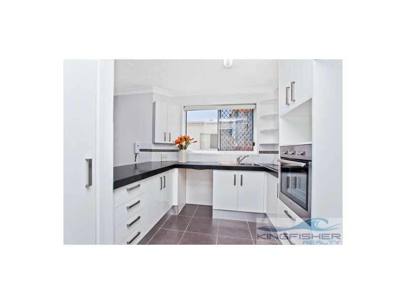 1/8 Mountain View Avenue, Miami QLD 4220