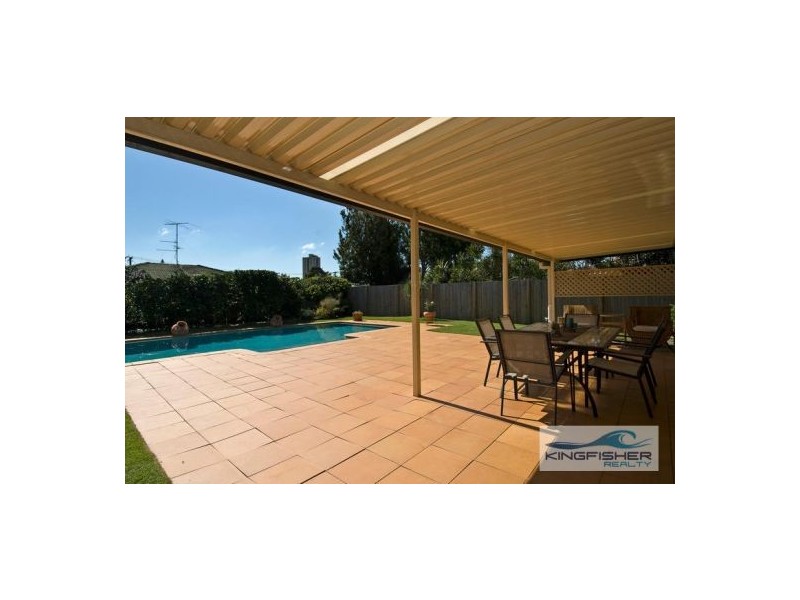 15 Sandpiper Drive, Burleigh Waters QLD 4220