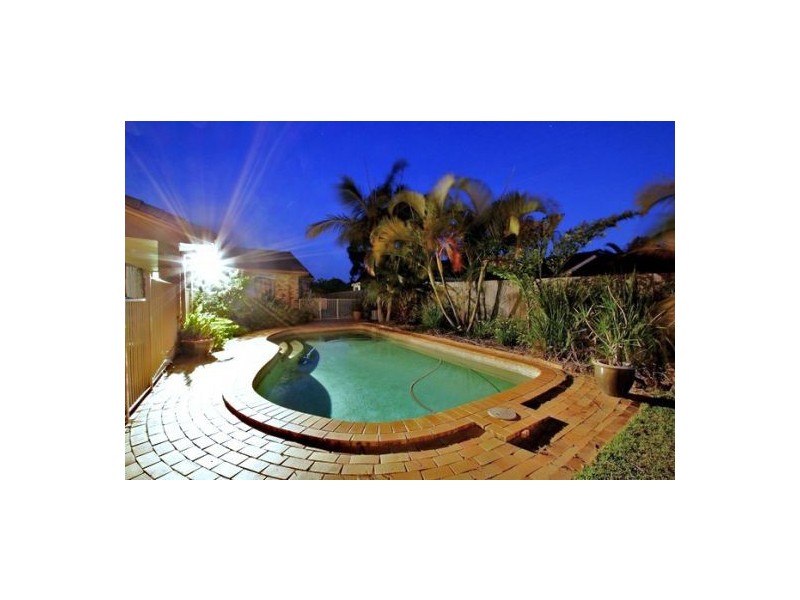 56 Dunlin Drive, Burleigh Waters QLD 4220