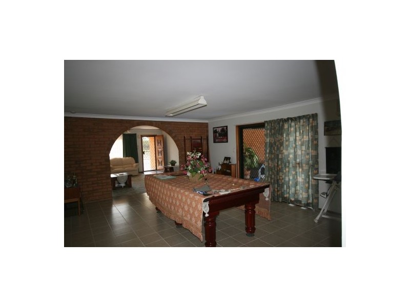 2 Eagle Avenue, Burleigh Waters QLD 4220