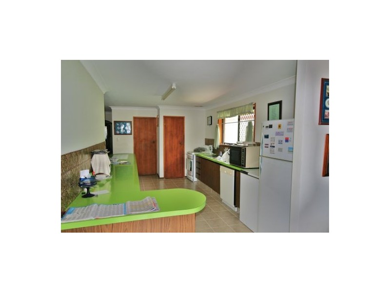 2 Eagle Avenue, Burleigh Waters QLD 4220