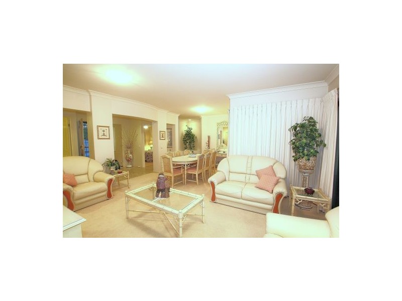 2 Stingray Crescent, Burleigh Heads QLD 4220