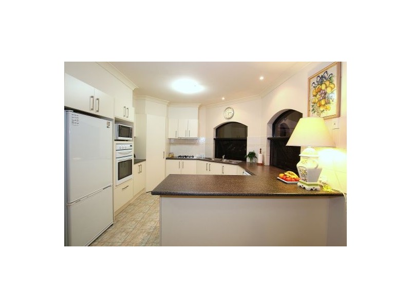 2 Stingray Crescent, Burleigh Heads QLD 4220