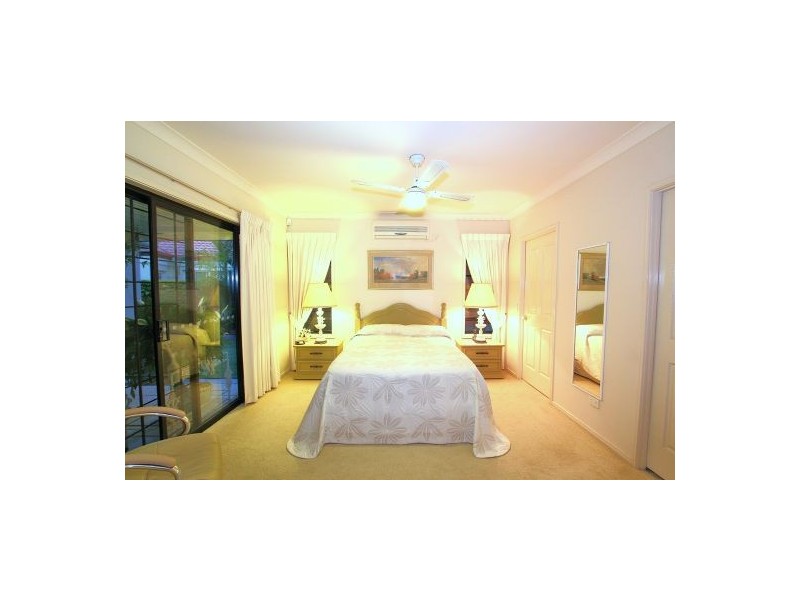 2 Stingray Crescent, Burleigh Heads QLD 4220