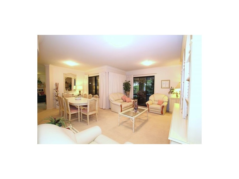 2 Stingray Crescent, Burleigh Heads QLD 4220