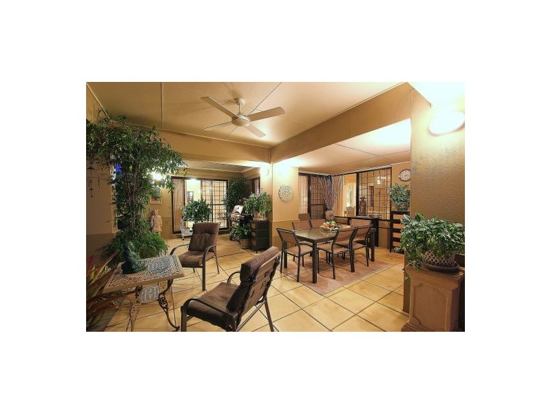 2 Stingray Crescent, Burleigh Heads QLD 4220