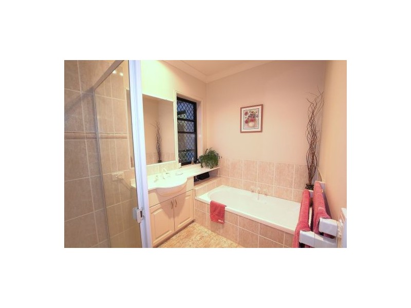 2 Stingray Crescent, Burleigh Heads QLD 4220