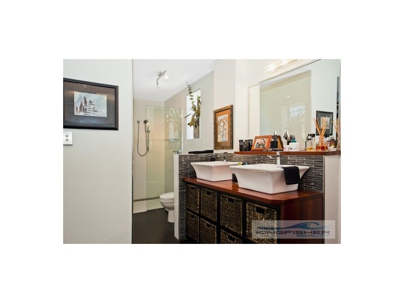 95 Cypress Drive, Broadbeach Waters QLD 4218