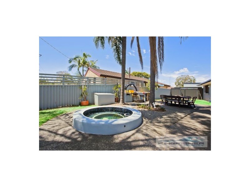 95 Cypress Drive, Broadbeach Waters QLD 4218