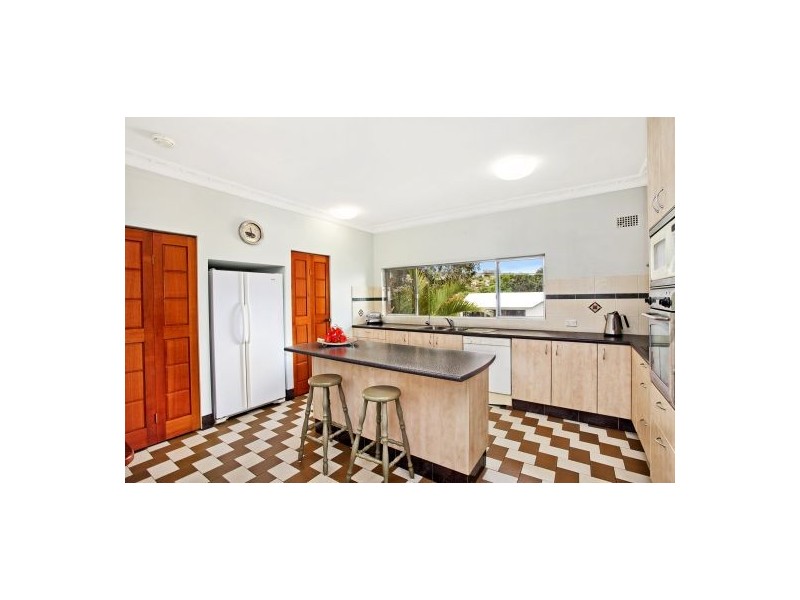 29 Acanthus Avenue, Burleigh Heads QLD 4220