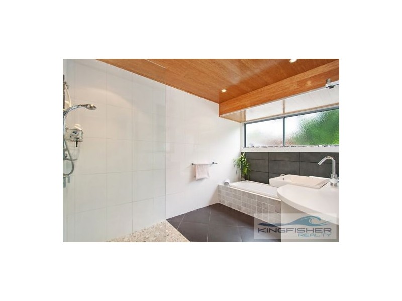 10 Egret Avenue, Burleigh Waters QLD 4220