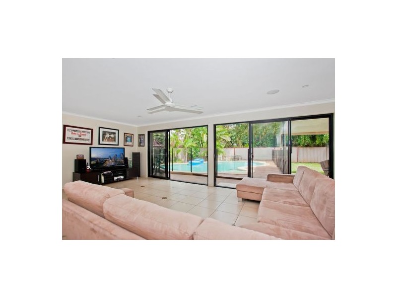4 Seahawk Crescent, Burleigh Waters QLD 4220