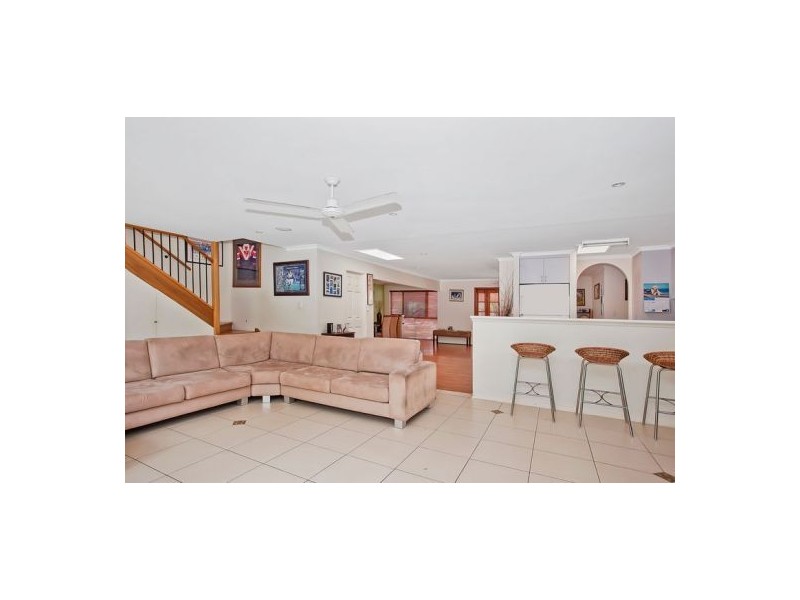 4 Seahawk Crescent, Burleigh Waters QLD 4220