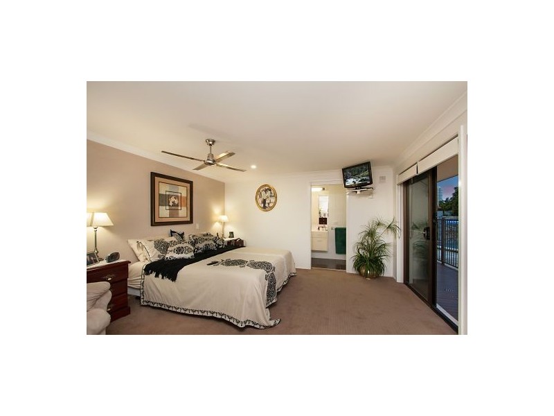 3 Omao Avenue, Burleigh Waters QLD 4220