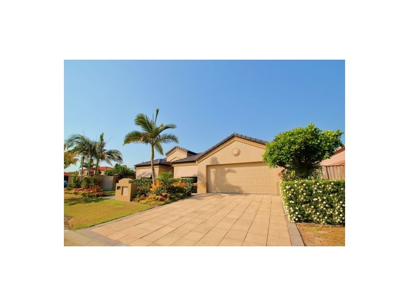 2 Stingray Crescent, Burleigh Waters QLD 4220