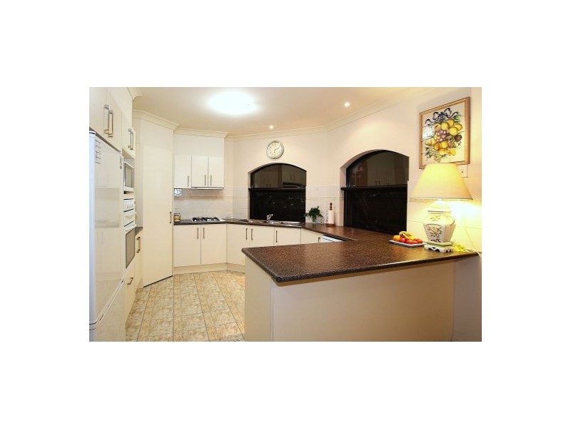 2 Stingray Crescent, Burleigh Waters QLD 4220